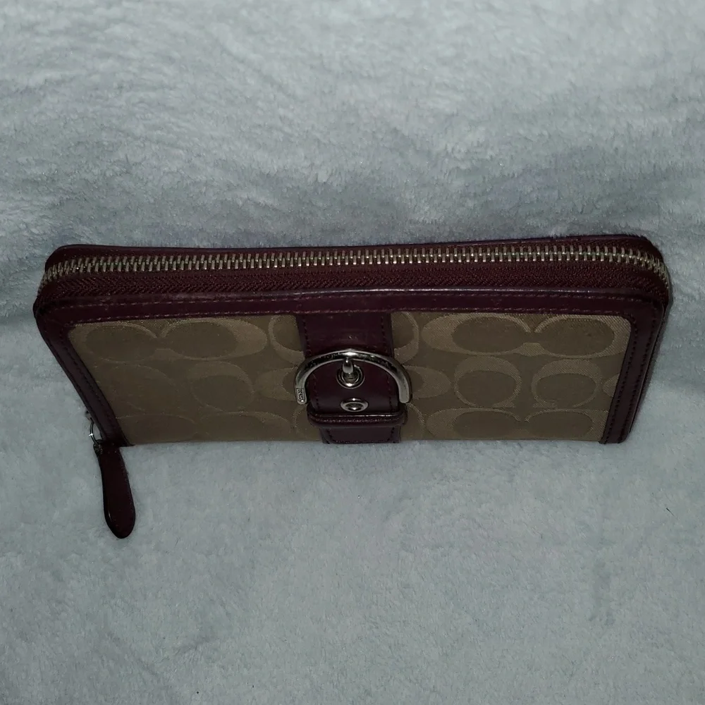 Coach Signature Campbell Buckle Accordion Zip Around Wallet